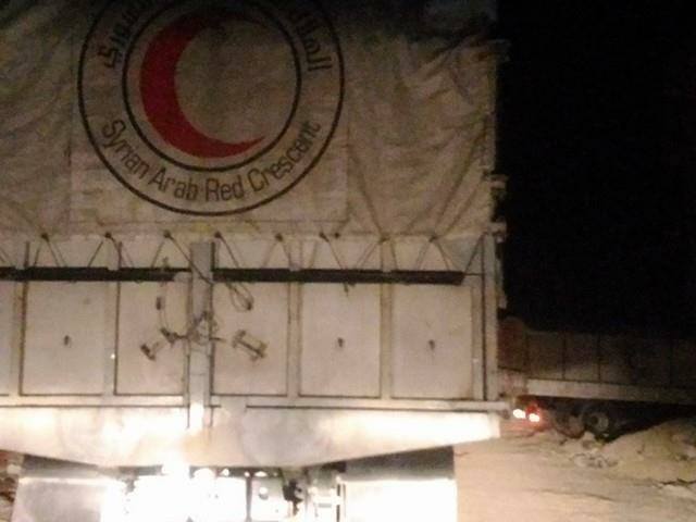 Syrian Arab Red Crescent (SARC) In cooperation with UN Offices are delivering the second convoy to ‎Darayya‬ loaded with (‪‎food‬ items & ‎flour‬ and ‪‎medical‬ supplies) 3