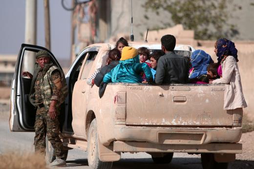 Raqqa: Civilians' fate threatened by crimes and military operations